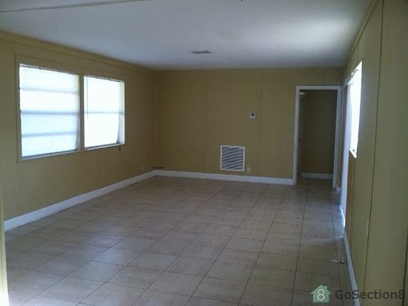 3rd image of 920 NE 50th St