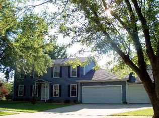 533 Skyline Dr, Algonquin, IL 60102