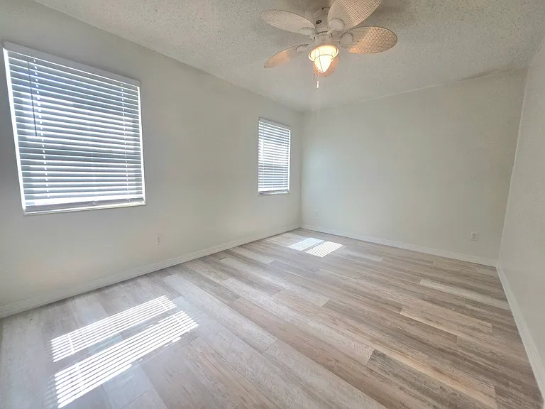 760 Briarwood Dr — Photo 19