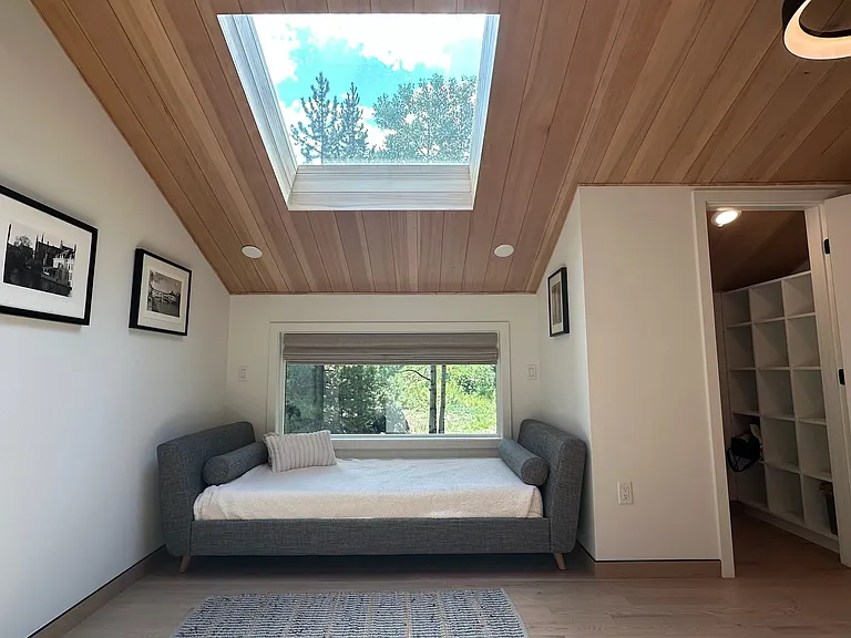 Meadow Dr — Photo 8