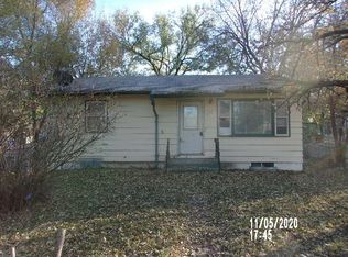 823 W 9th St, Junction City, KS 66441