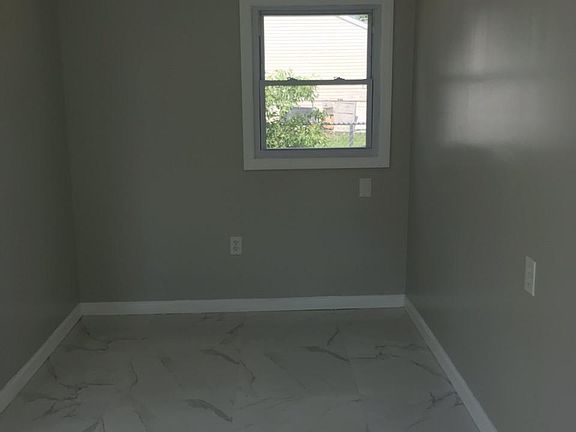 3rd image of 408 Buermann Ave