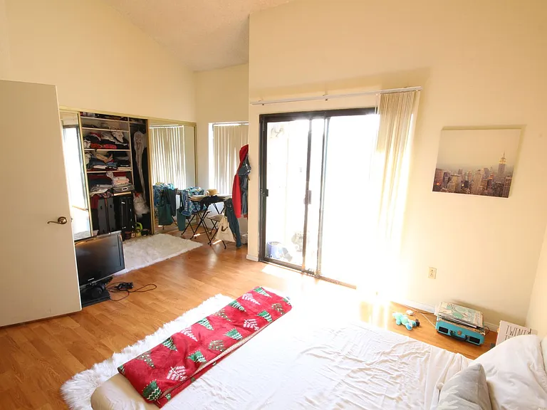 4058 Mahaila Ave #D — Photo 6
