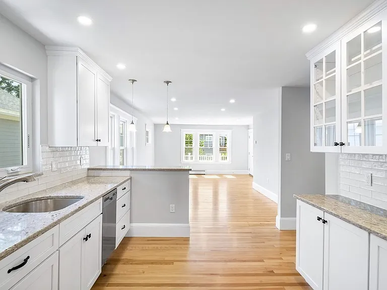 21 Harold St #2 — Photo 4