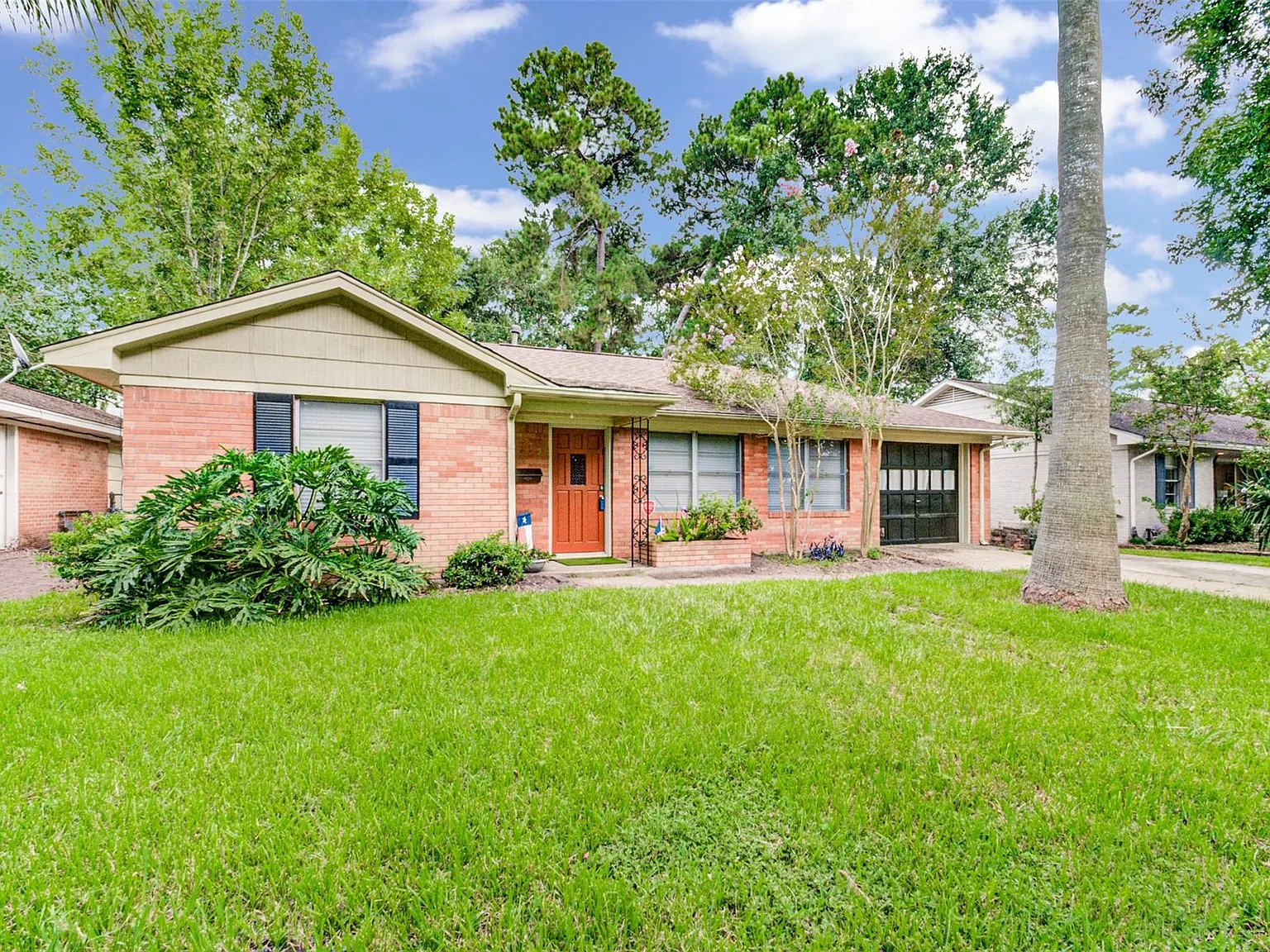2 bed, 1.0 bath, 1141 sqft, $2,350 — Photo 3