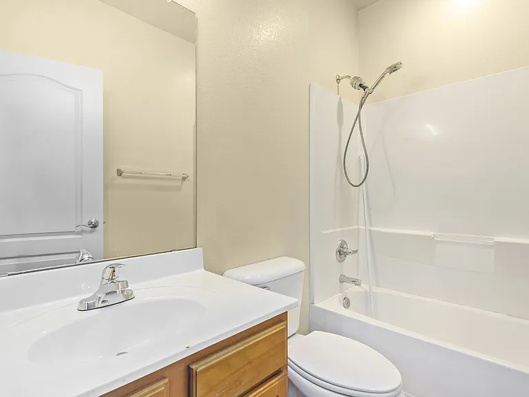 13569 W Cypress St — Photo 9