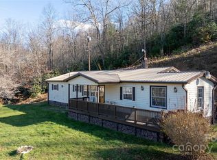 116 Welzie Atkins Rd, Spruce Pine, NC 28777