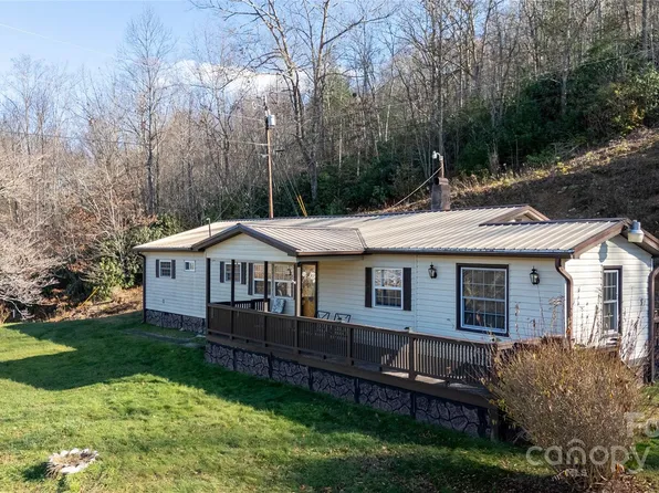 116 Welzie Atkins Rd, Spruce Pine, NC 28777
