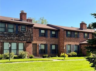 113 Cimarand Dr, Williamsville, NY 14221