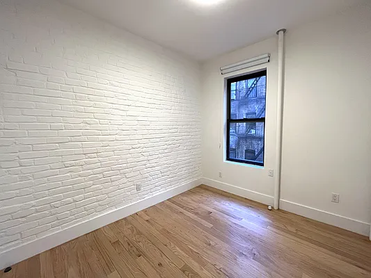 Rented by Akam Sales and Brokerage | media 12