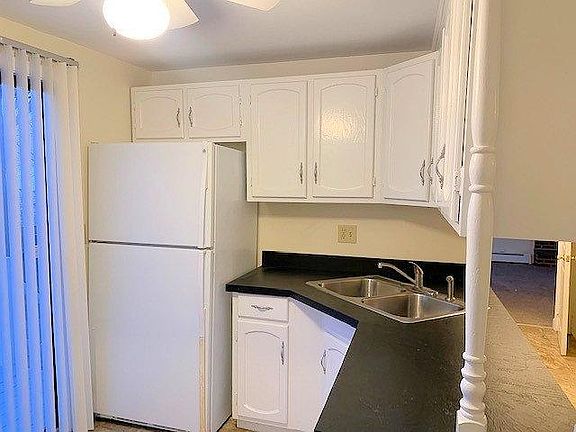 5th image of 371 West St