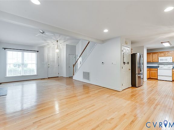 4th image of 10312 Raintree Commons Ct