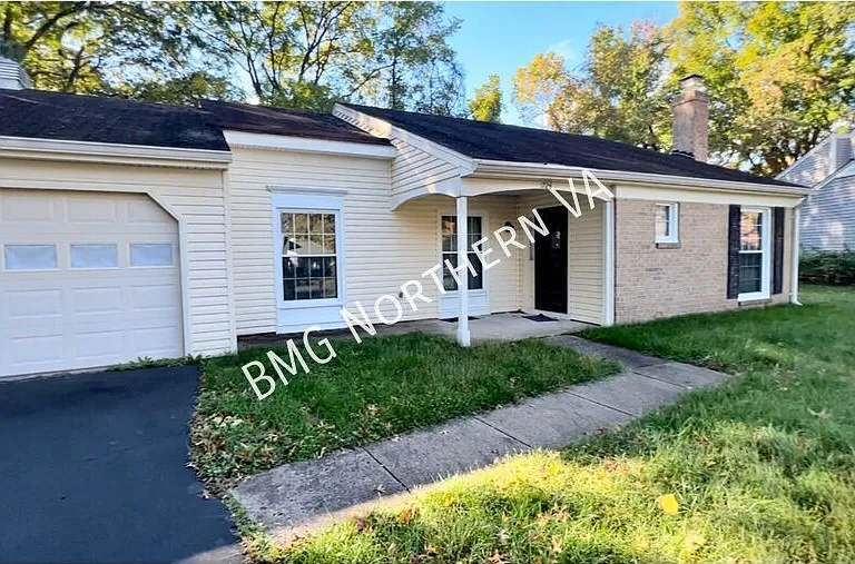 1724 Fantasia Cir — Photo 2