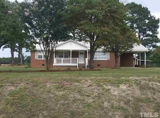1854 Horse Pasture Rd, Roseboro, NC 28382