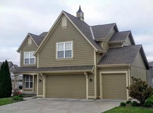 2524 SW Current Ln, Lees Summit, MO 64082