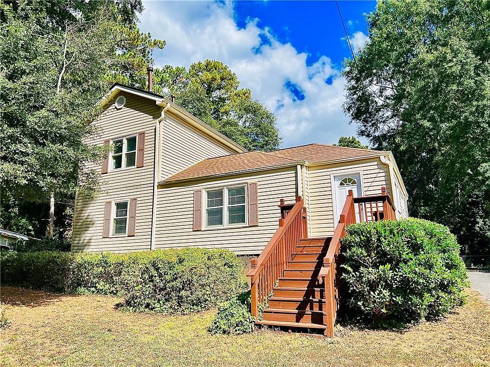 1st image of 239 Goldie Dr SE