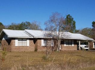 86 Robin St, Baxley, GA 31513