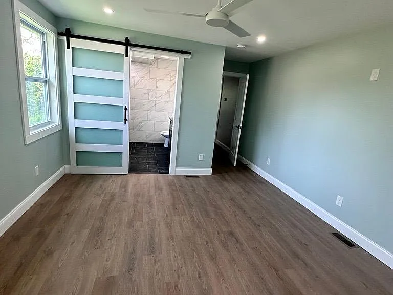 184 Powell St — Photo 15