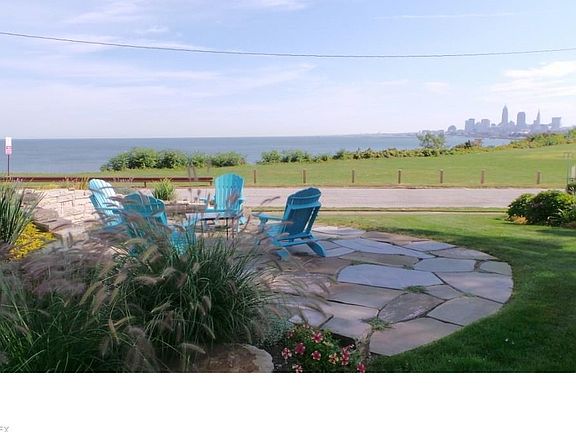 3rd image of 10315 Cliff Dr
