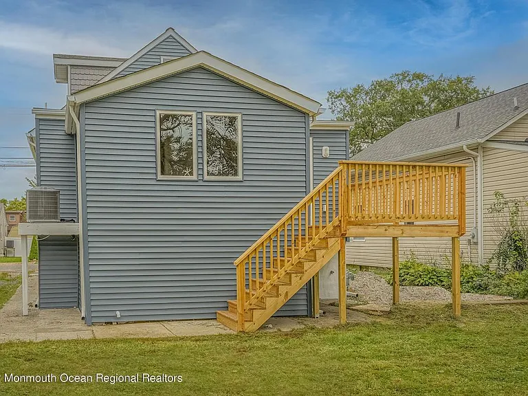 530 E Point Pleasant Ave — Photo 19