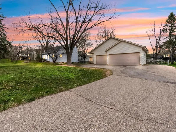 2011 Lake View Dr, Jordan, MN 55352