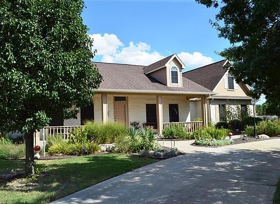 Front of home and front drive.