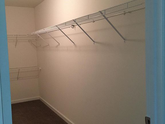 5th image of 413 Buermann Ave