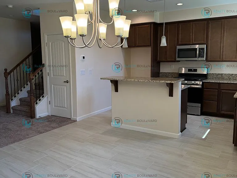 1013 Middle Gate Rd — Photo 6