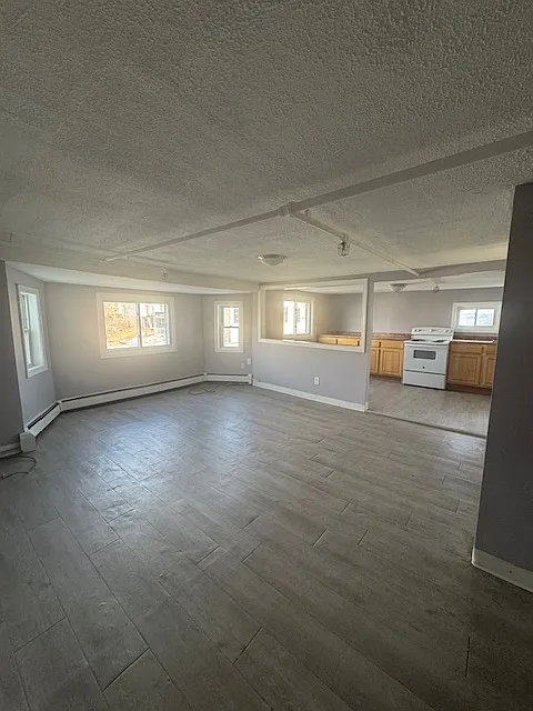 3 bed, 1000 sqft, $2,250 — Photo 2
