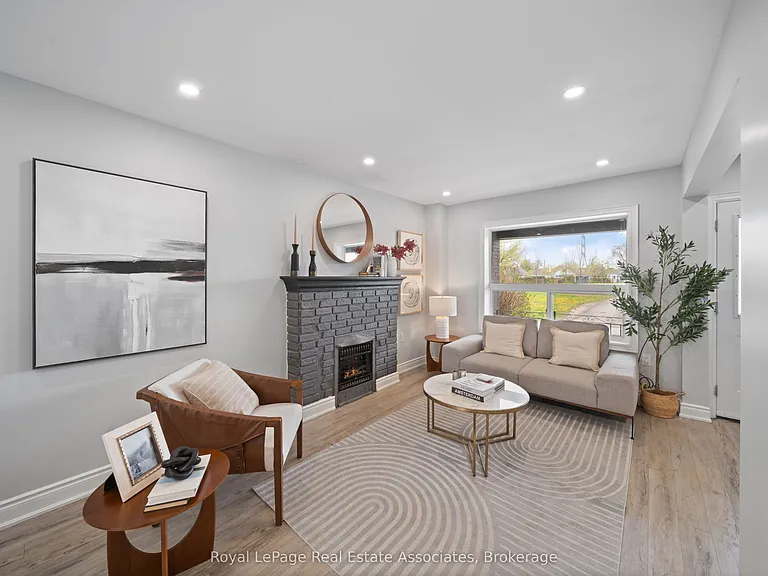 305 Weir St N #UPPER — Photo 4