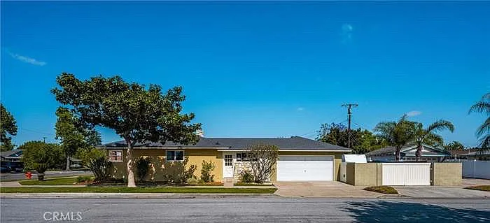 1306 E Rose Ave — Photo 2