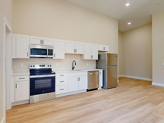 2nd image of 80 Lake St #204
