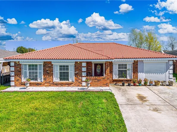 4943 Cernay St, New Orleans, LA 70129