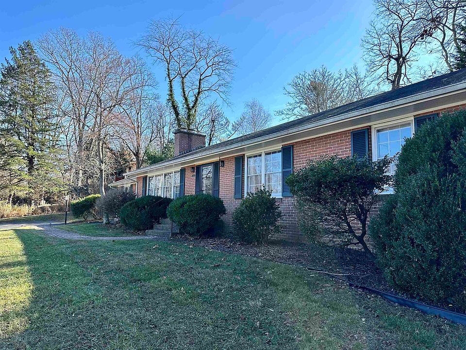 1st image of 1406 Highland Cir