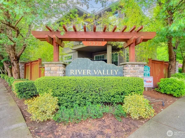 15325 SE 155th Place #N5, Renton, WA 98058
