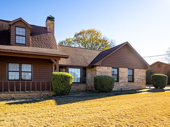 3rd image of 2302 Dobbs Dr