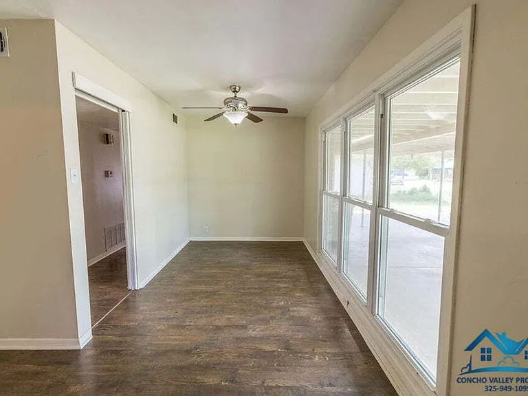 30 Clare Dr — Photo 3