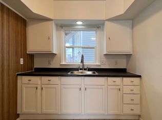 1335 E 2nd St #A, Muscatine, IA 52761