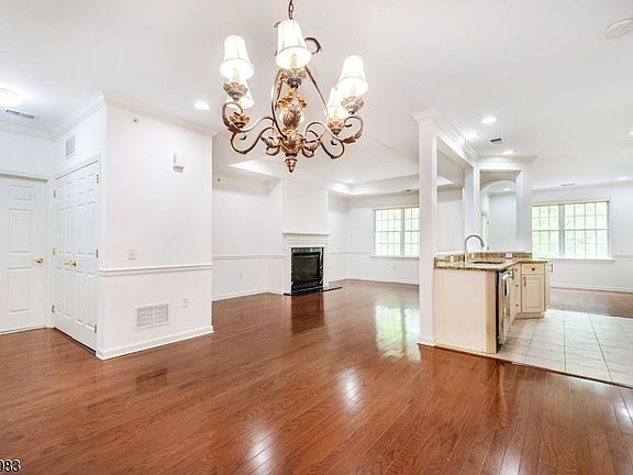 4th image of 29 RIDGEVIEW LANE #29