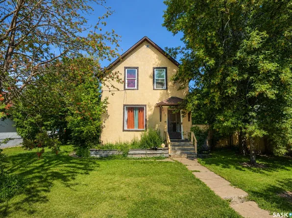232 10th Street E, Prince Albert, SK S6V 0Y9