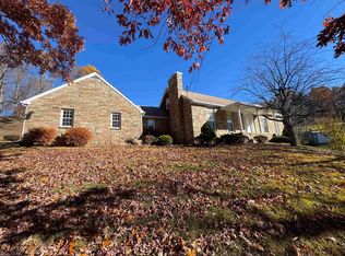 4 Oriole Ln, Fairmont, WV 26554