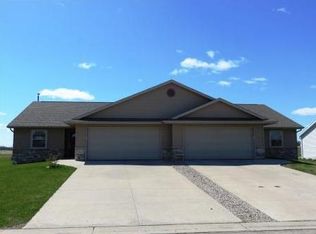2301 Spring Meadow Dr, Neenah, WI 54956