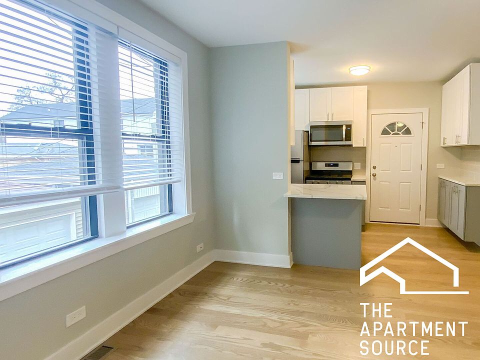 1st image of 3620 N Marshfield Ave APT 1B
