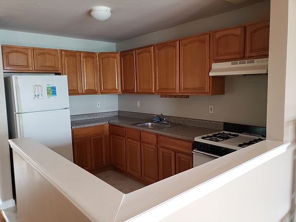 5th image of 176 Beach 97 St Unit 3