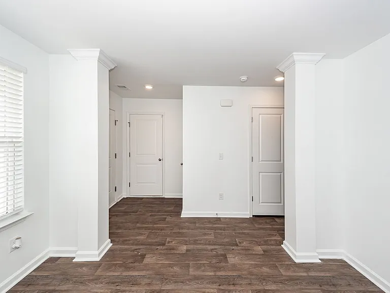 715 Hilchot Dr — Photo 6