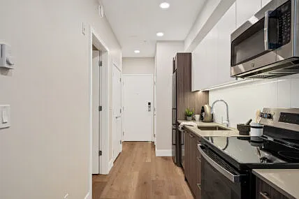 45 Gorge Rd E — Photo 42
