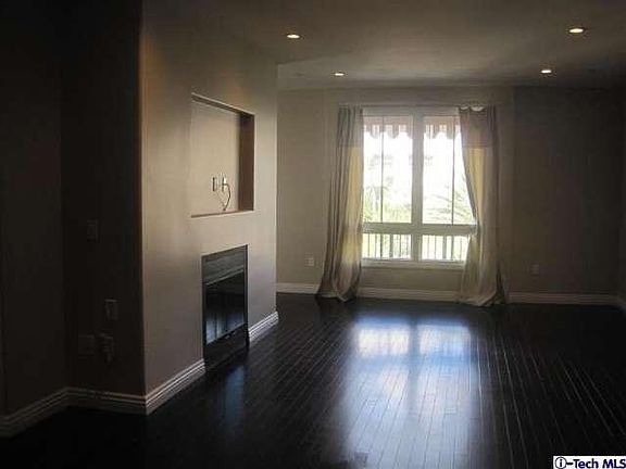 2nd image of 100 Caruso Ave