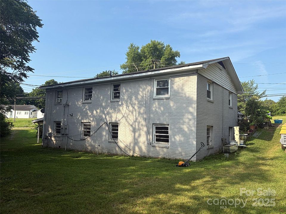 2nd image of 2103 Clawson Ave