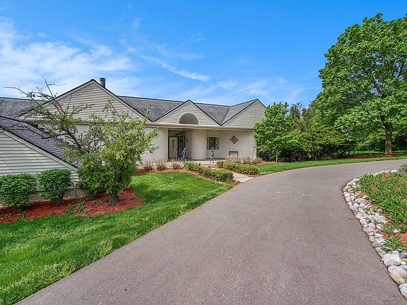 4th image of 3651 Barton Farm Dr