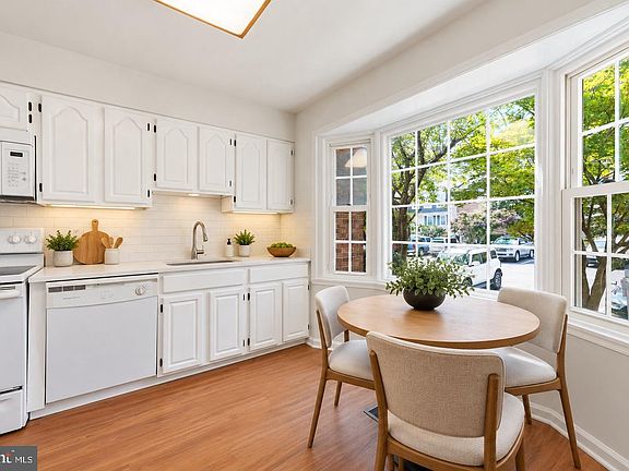 3rd image of 12419 Eden Ln